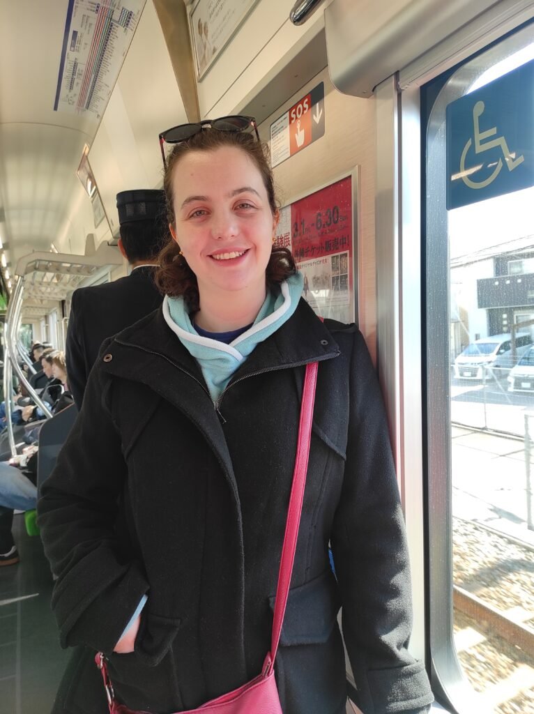 Em um trem indo visitar uma outra cidade no Japão